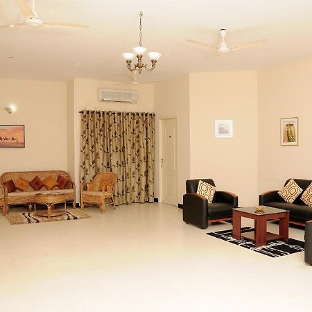 Executive Comfort Alwarpet เชนไน ภายนอก รูปภาพ